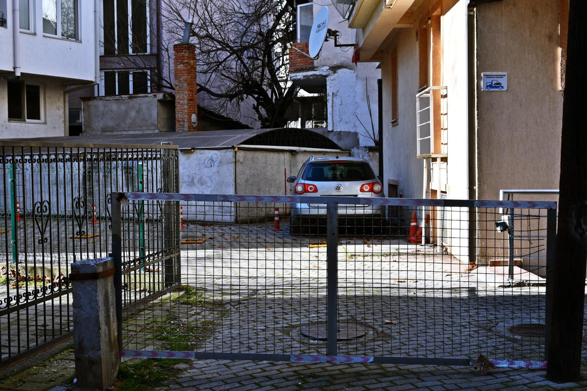 Sani Free Parking *